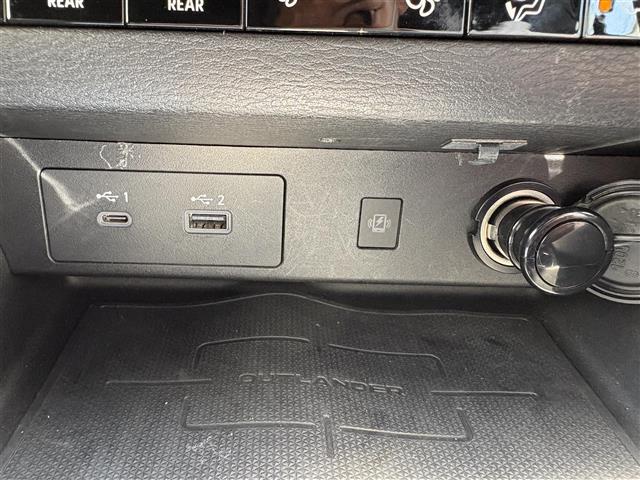 三菱 アウトランダーPHEV