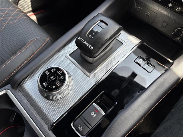 三菱 アウトランダーPHEV
