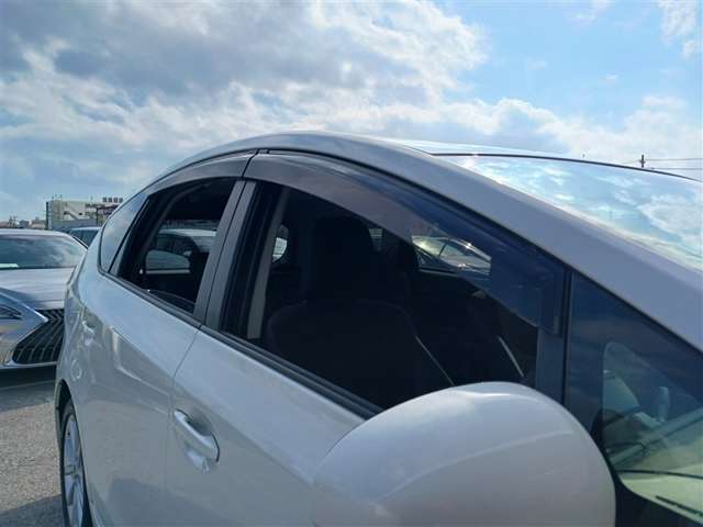 トヨタ プリウスα