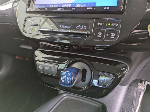 トヨタ プリウス