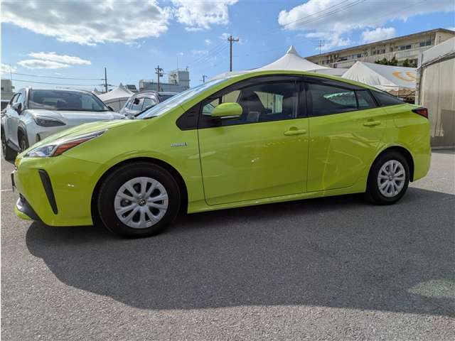 トヨタ プリウス