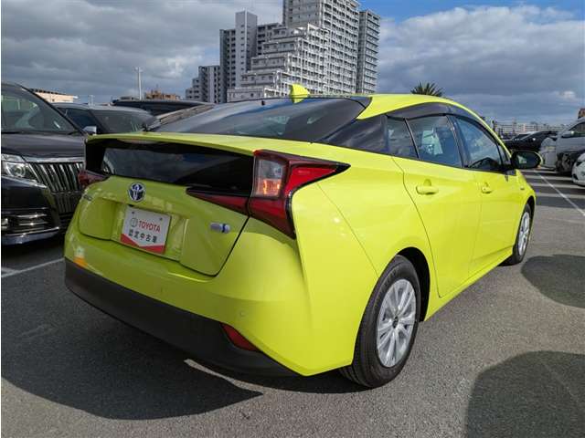 トヨタ プリウス