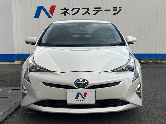 トヨタ プリウス