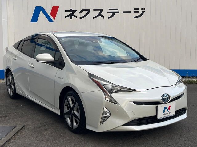 トヨタ プリウス