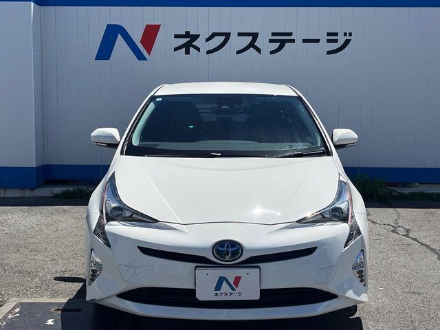 トヨタ プリウス