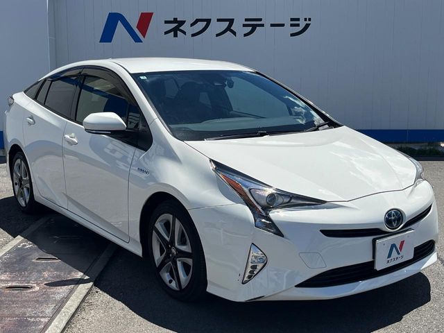 トヨタ プリウス