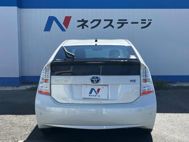 トヨタ プリウス