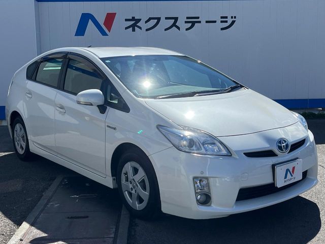 トヨタ プリウス