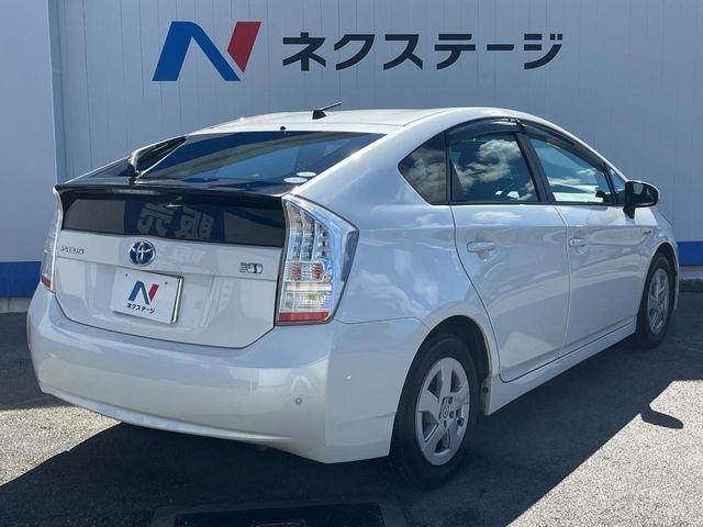 トヨタ プリウス