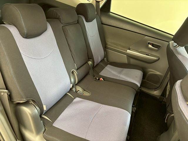 トヨタ プリウスα