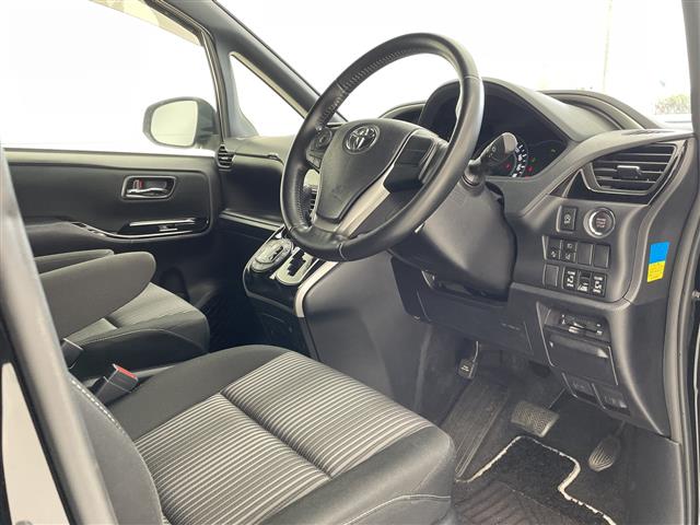 トヨタ ヴォクシー