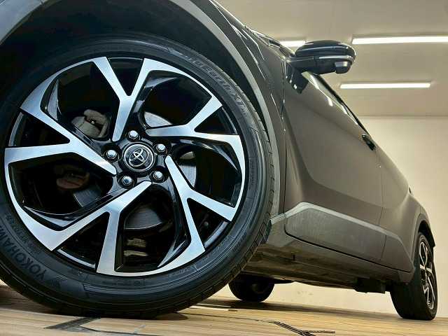 トヨタ C-HR