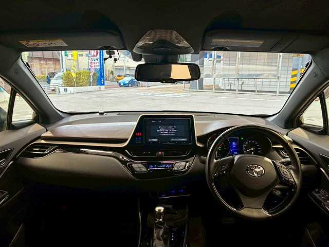トヨタ C-HR