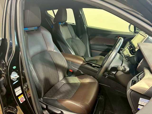 トヨタ C-HR