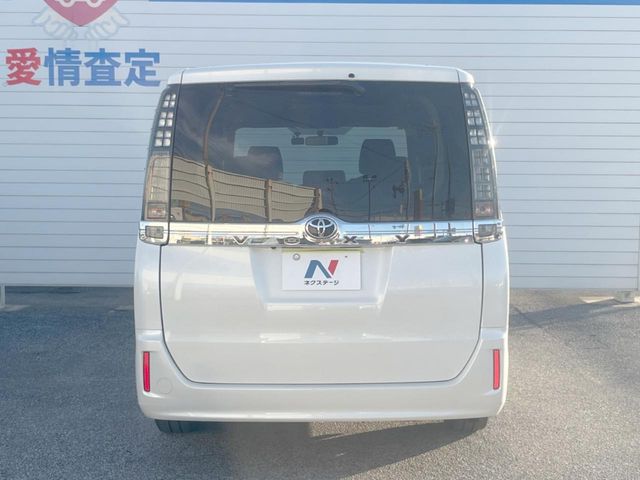 トヨタ ヴォクシー