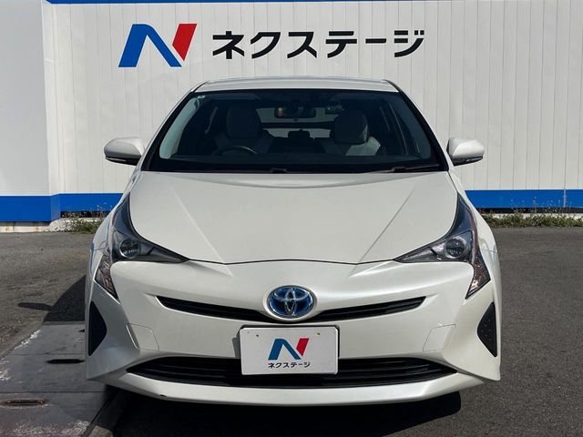 トヨタ プリウス