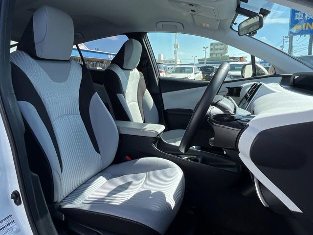 トヨタ プリウス