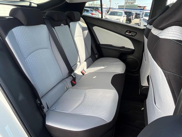 トヨタ プリウス