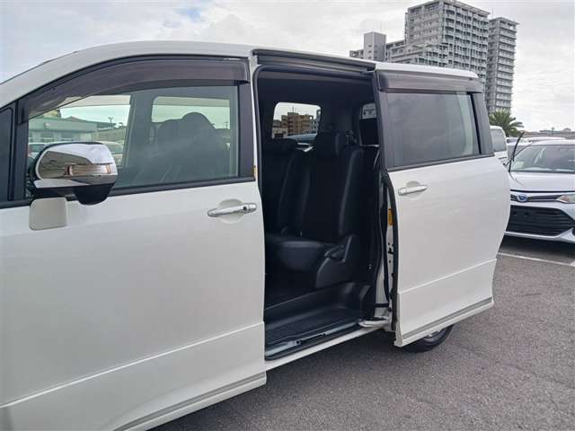 トヨタ ヴォクシー