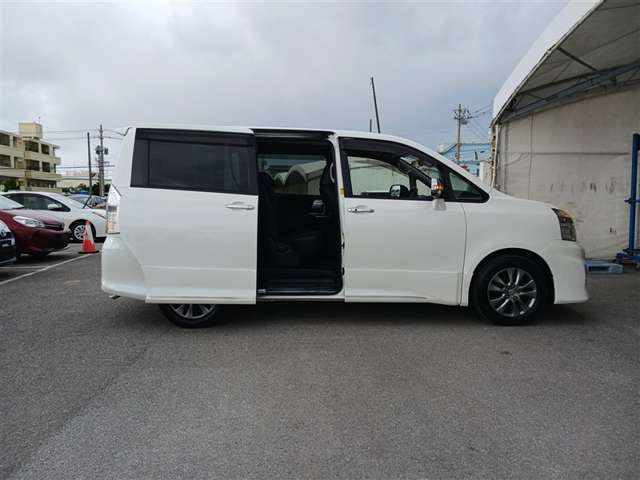 トヨタ ヴォクシー