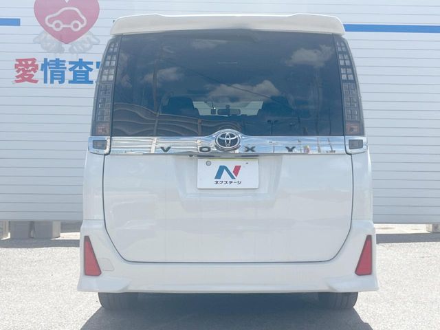 トヨタ ヴォクシー