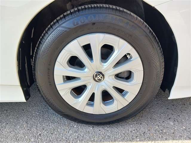 トヨタ プリウス