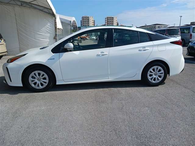 トヨタ プリウス