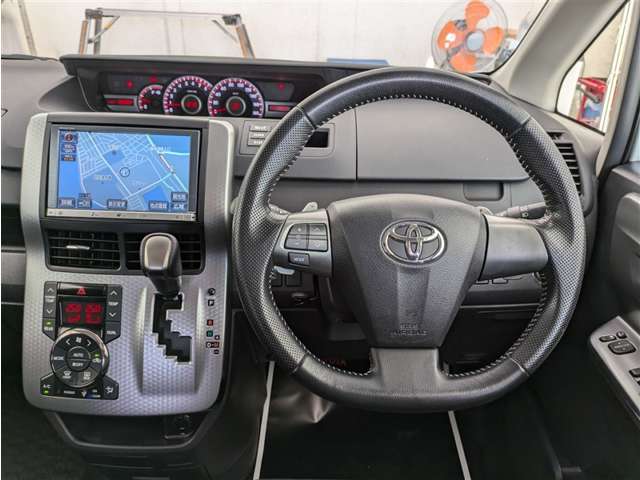 トヨタ ヴォクシー