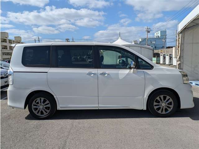 トヨタ ヴォクシー