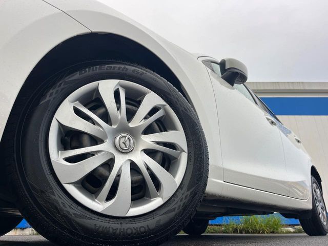 マツダ MAZDA2