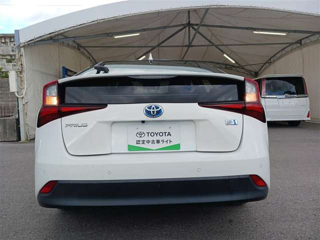 トヨタ プリウス