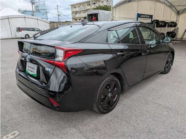 トヨタ プリウス