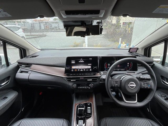 日産 ノートオーラ