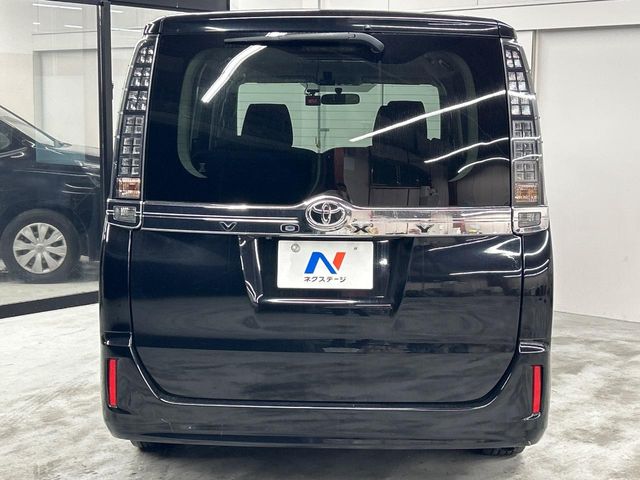 トヨタ ヴォクシー