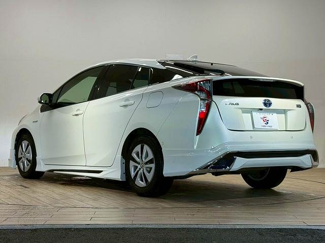 トヨタ プリウス