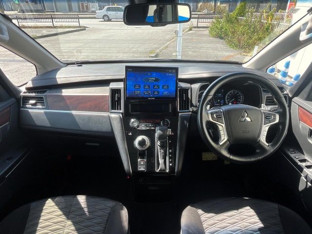 三菱 デリカD：5