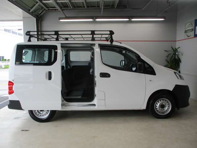 日産 NV200バネットバン