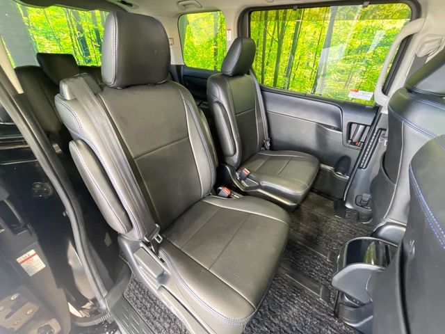 トヨタ ヴォクシー