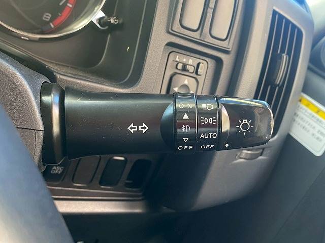 三菱 デリカD：5