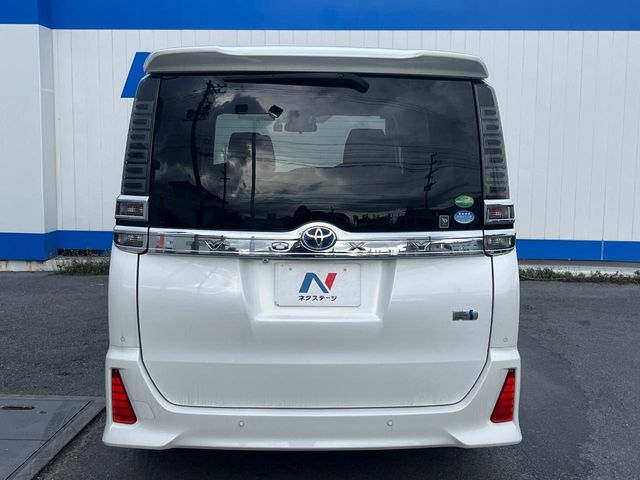 トヨタ ヴォクシー