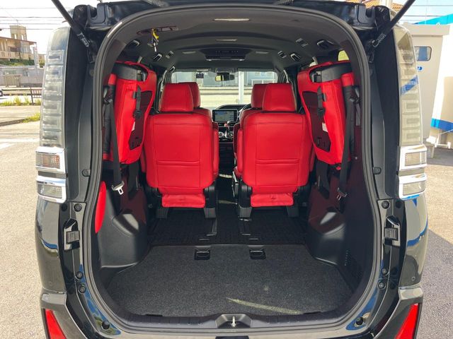 トヨタ ヴォクシー