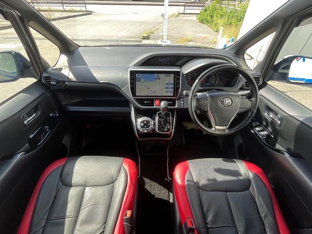 トヨタ ヴォクシー