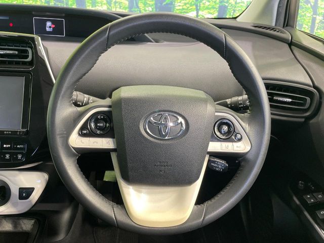 トヨタ プリウス