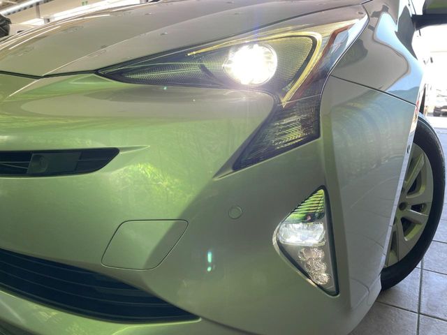 トヨタ プリウス