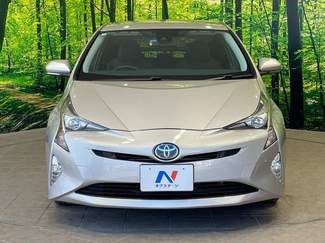 トヨタ プリウス
