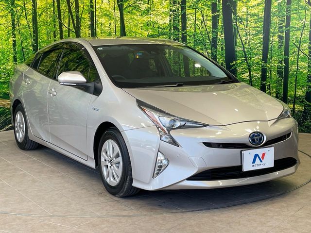 トヨタ プリウス