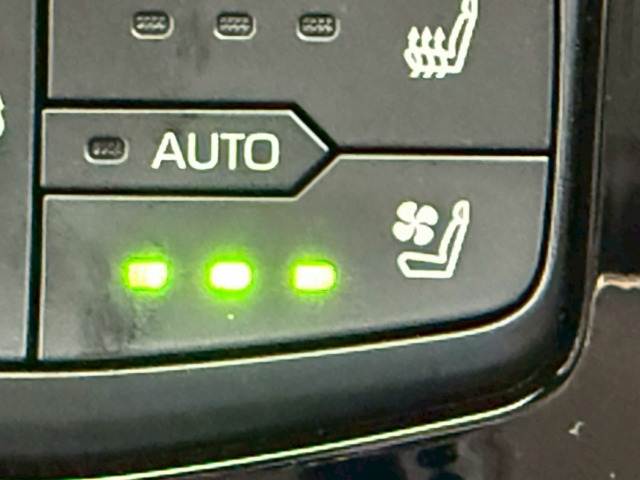 トヨタ ランドクルーザー300