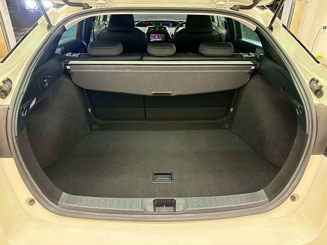 トヨタ プリウス