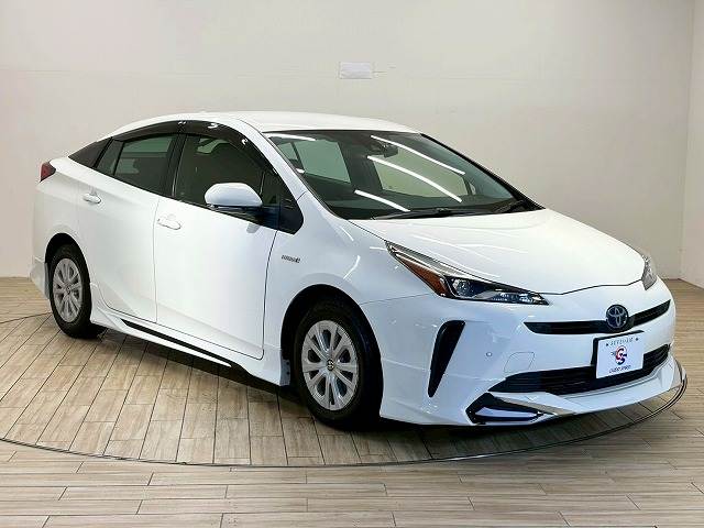 トヨタ プリウス