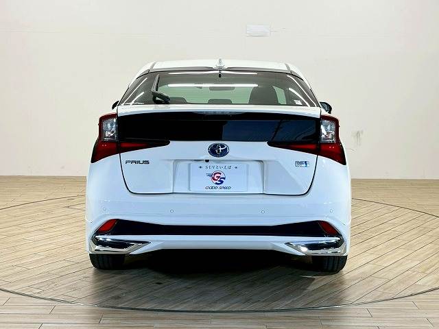 トヨタ プリウス